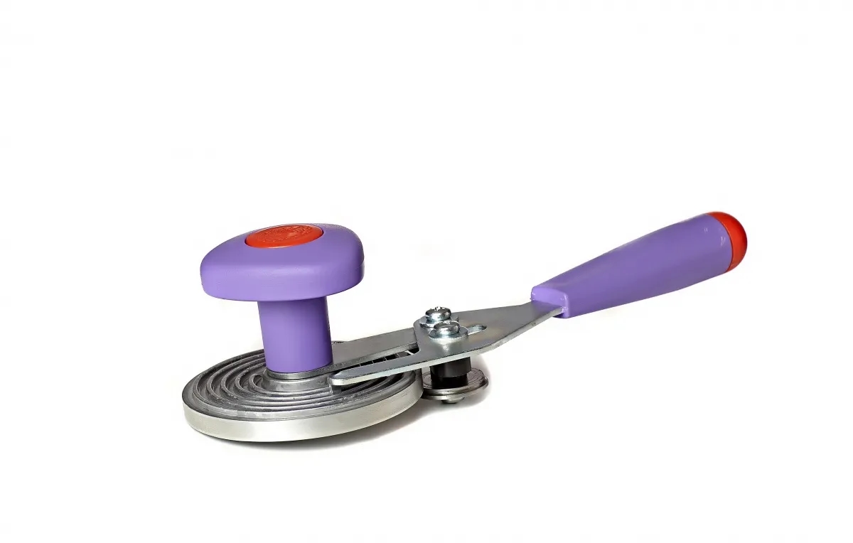 Машинка закаточная “ВИКТОРИЯ УЛИТКА”
в коробке