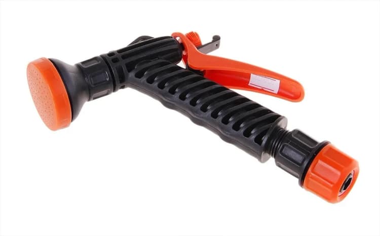 Душ-пистолет поливочный «ЖУК» 
с фиксатором с цанговым креплением 3/4 