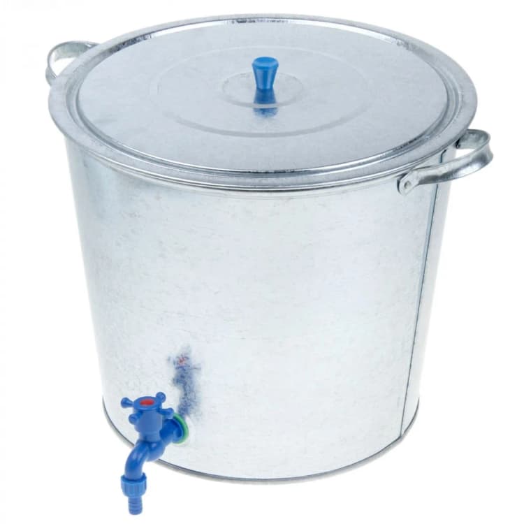 Бак 32л с краном для воды